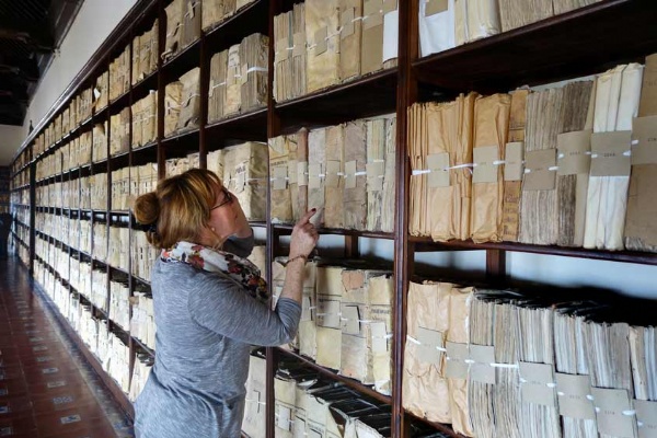 Ngoại lệ của luật bản quyền đối với tài liệu lưu trữ